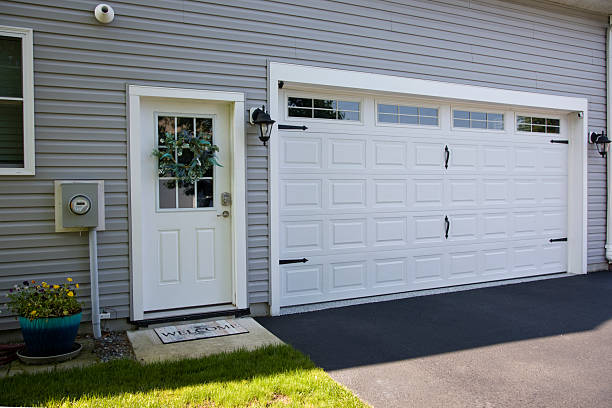 24/7 Emergency Garage Door Panel Replacement experts in Milbank, SD